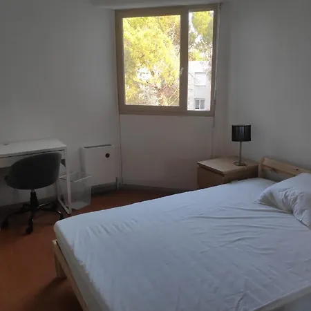 Family For 10 People With Balcony דירה