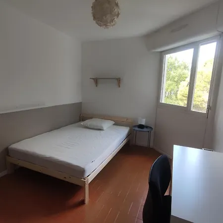 Family For 10 People With Balcony דירה